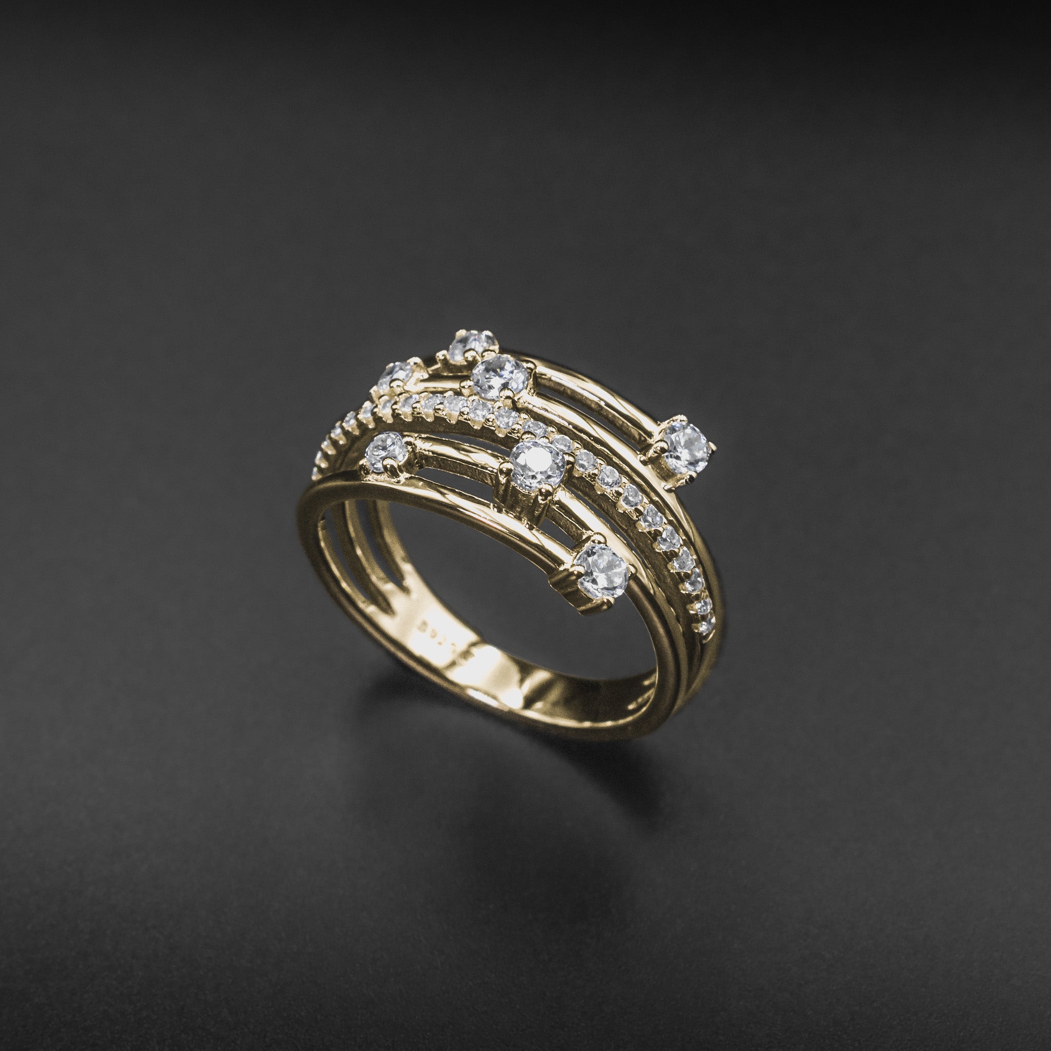 Anillo de flor de zafiro y diamantes en plata de ley