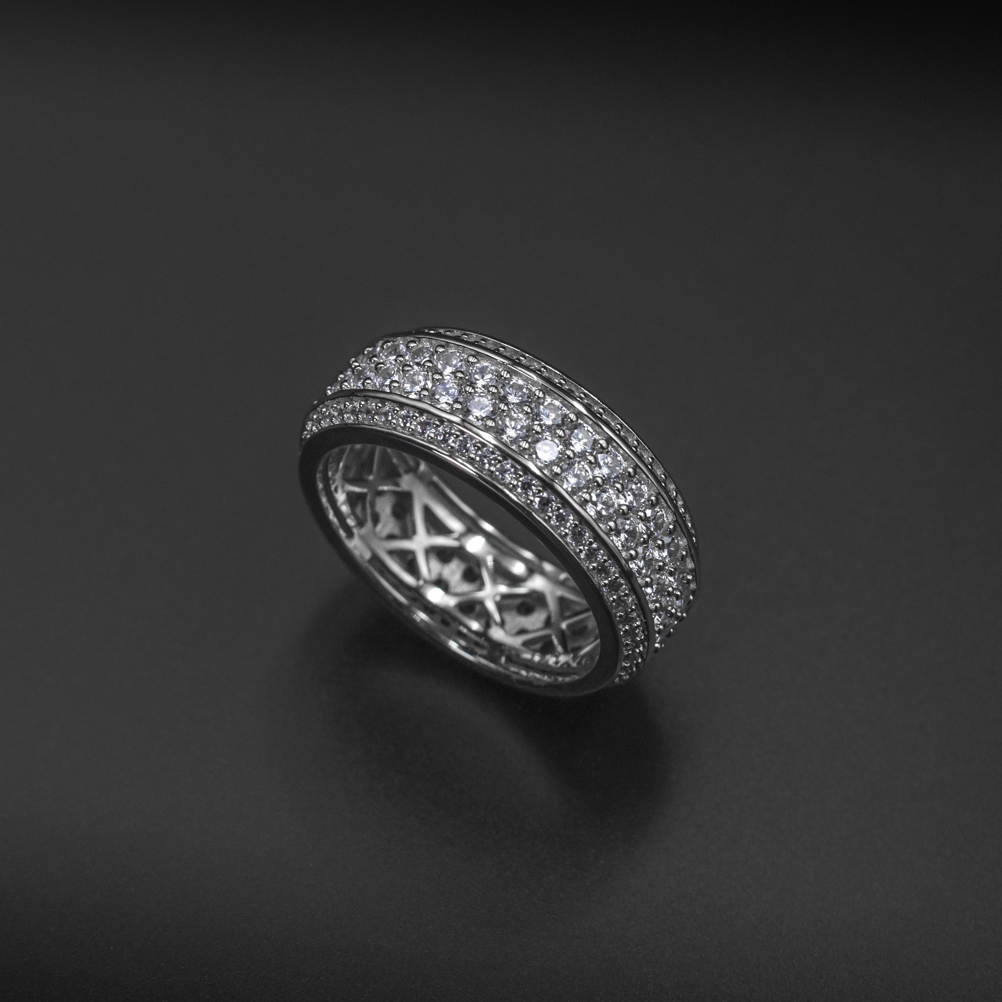 Anillo de flor de zafiro y diamantes en plata de ley