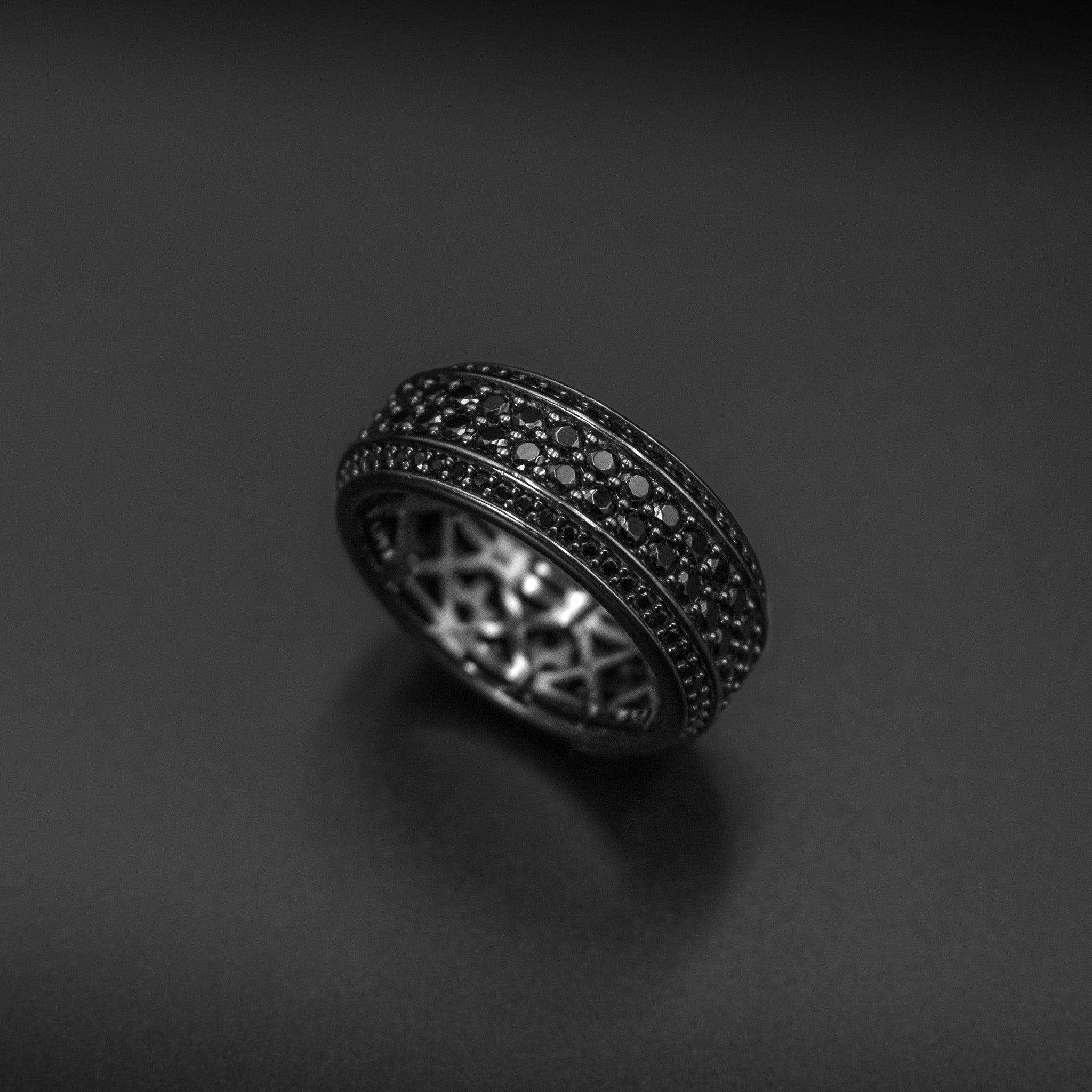 Anillo de flor de zafiro y diamantes en plata de ley